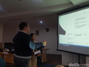 Kembali ke Laptop! Rapat Pansus Finalisasi Tatib Wagub DKI Dimulai