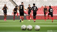 Dalam pertandingan besok, mereka akan tampil habis-habisan demi poin penuh untuk mendaki papan klasemen Liga 1 2019. Ryuji Utomo sudah menjalani latihan perdana setelah menepi beberapa pekan. 