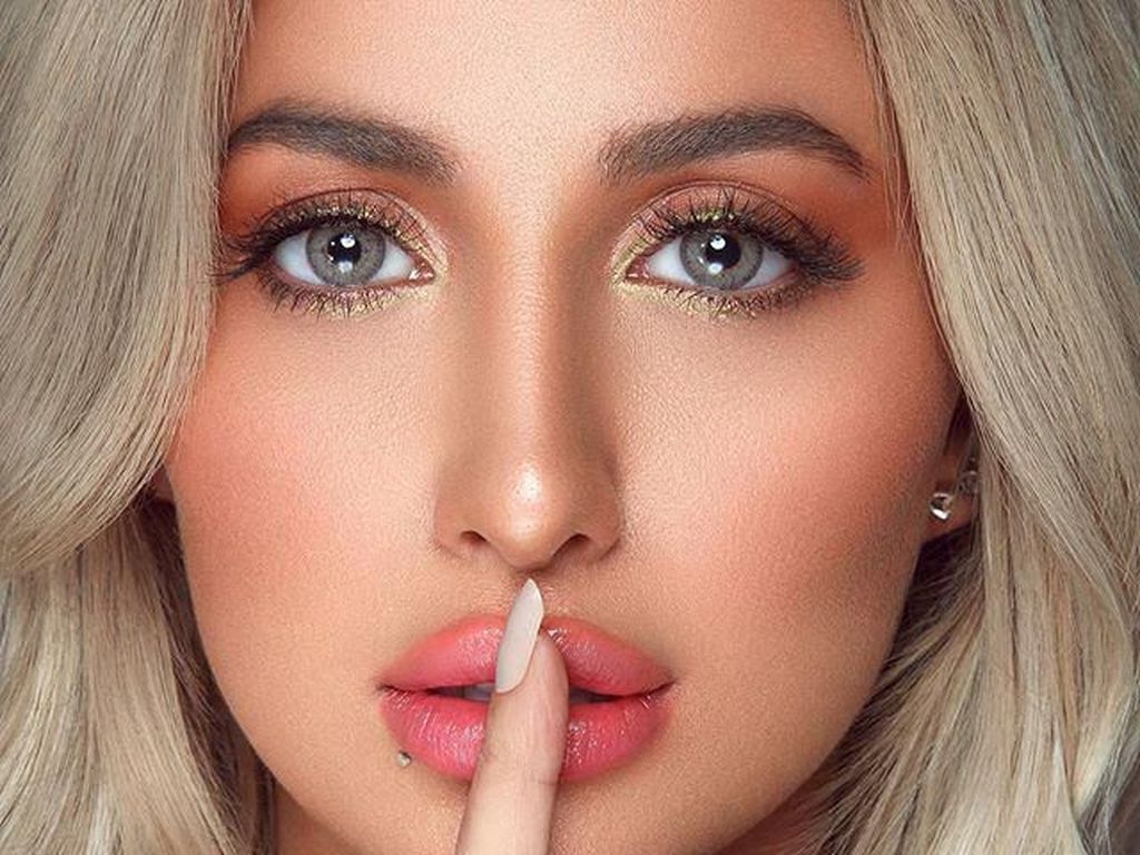 Rozana, Wanita Arab Saudi Pertama yang Jadi Bintang Iklan Victorias Secret Rozana, Wanita Arab Saudi Pertama yang Jadi Bintang Iklan Victorias Secret