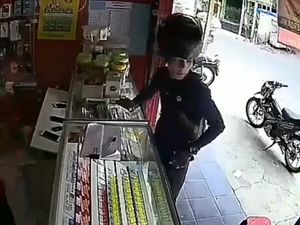 Pura-pura Jadi Pembeli, Pria Ini Curi HP di Kramat Jati