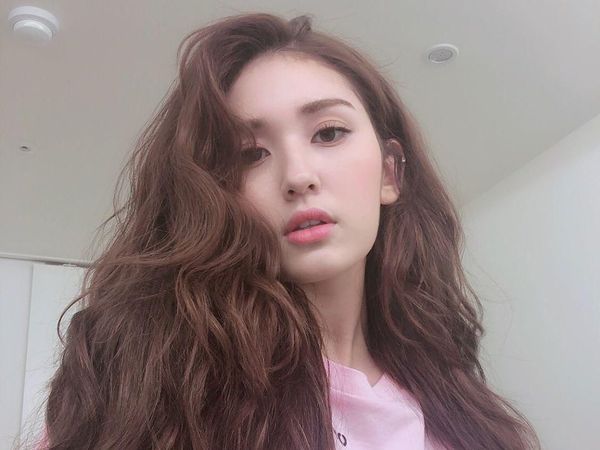Bintang K-Pop Cantik Melukis di Tas Louis Vuitton, Hasilnya Diledek Netizen