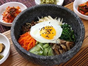 Kimchi Bokkeumbap hingga Hoedeopbap, Ini 5 Olahan Nasi Enak Khas Korea Kimchi Bokkeumbap hingga Hoedeopbap, Ini 5 Olahan Nasi Enak Khas Korea