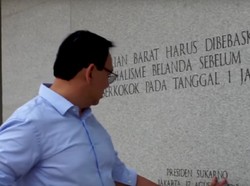 Ngevlog di Lapangan Banteng, Ahok Cerita soal KLB Pengembang