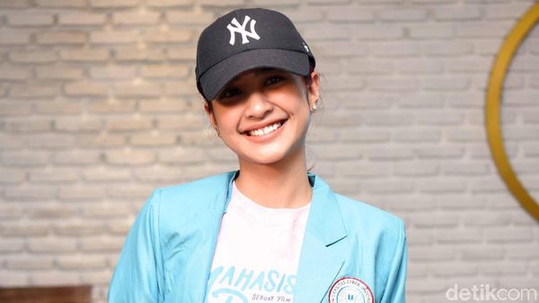 Senyum Mikha Tambayong, Si Maba Harvard