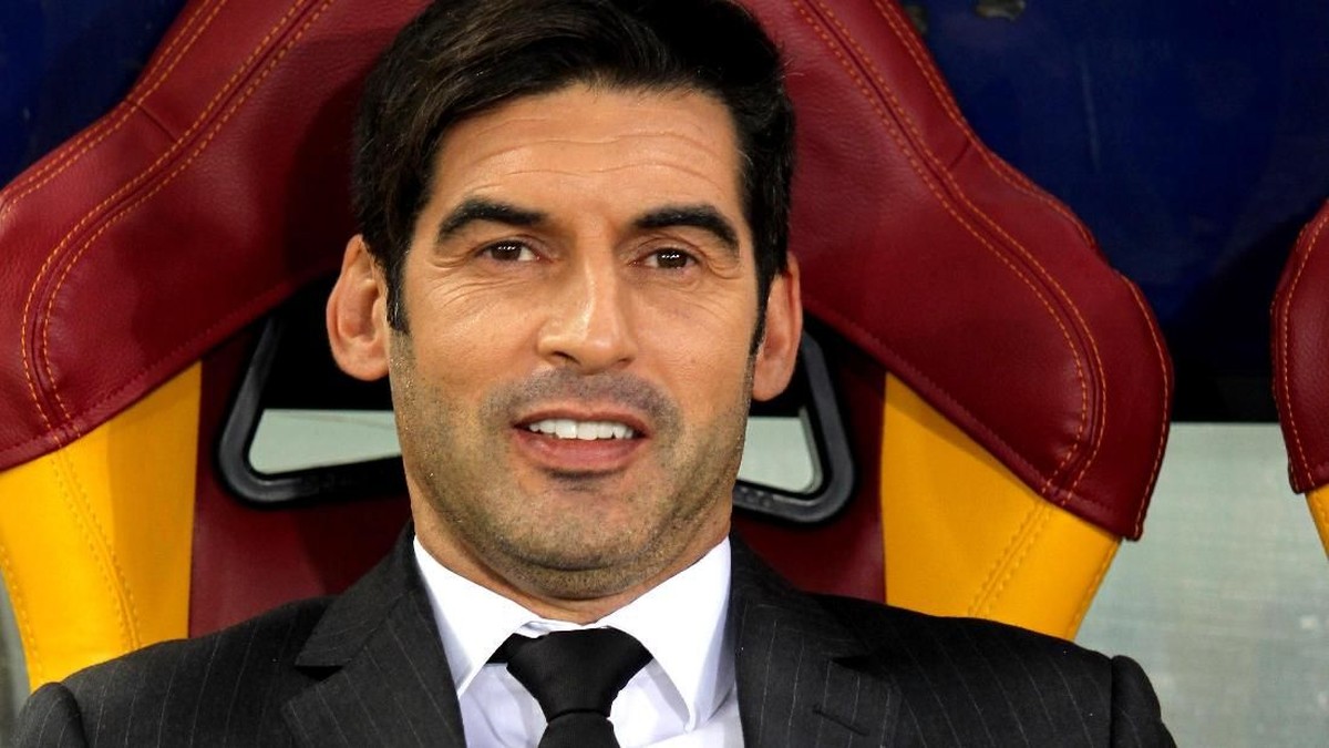 Pelatih Roma Paulo Fonseca butuh satu bek tengah lagi untuk memperkuat tim. (Foto: Paolo Bruno/Getty Images)