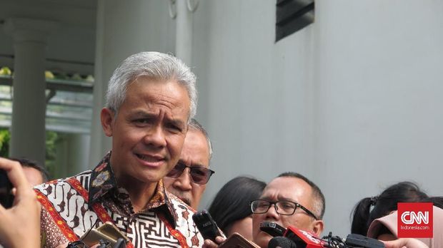 The Governor of Central Java, after attending a limited meeting on Accelerating Central Java Development with President Joko Widodo and Vice President Jusuf Kalla and various ministers at the Presidential Palace in Bogor, West Java, on Tuesday (September 7 ).