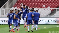Persib dan Persija terakhir berduel di GBK pada kompetisi ISL 2014. Merujuk pertemuan sebelumnya, laga itu diyakini bergulir sengit.