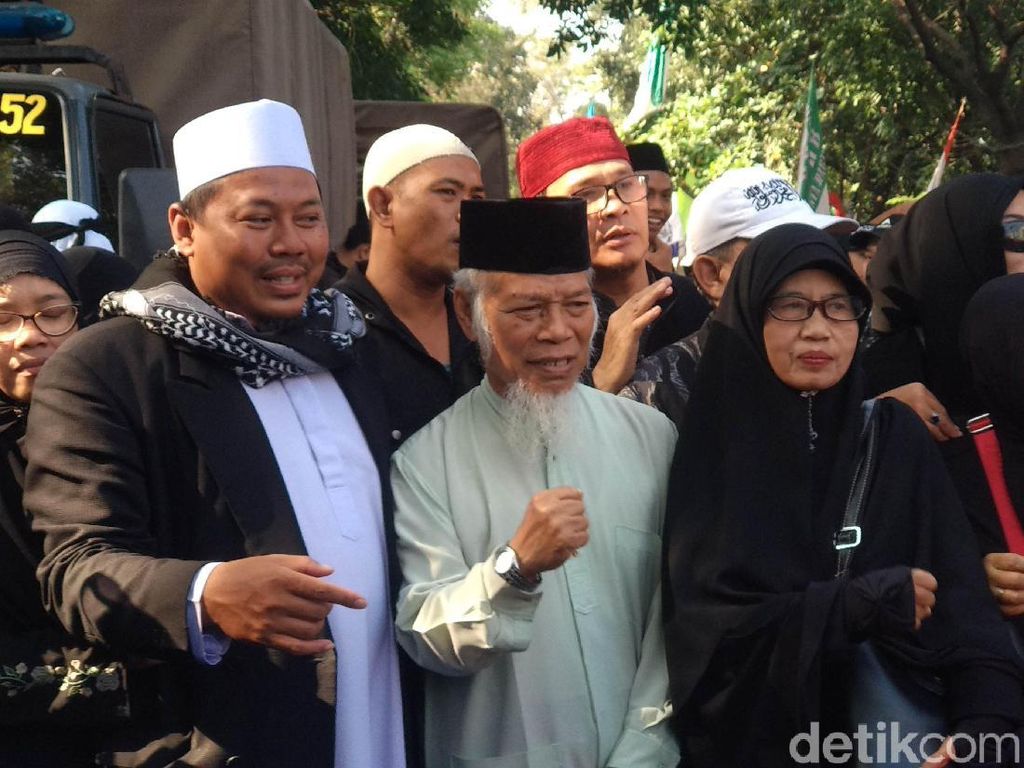 Abdullah Hehamahua Ikut Kawal Sidang Vonis Habib Bahar Abdullah Hehamahua Ikut Kawal Sidang Vonis Habib Bahar