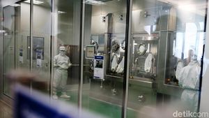 Mengintip Pabrik Obat Antikanker Halal Pertama di Indonesia