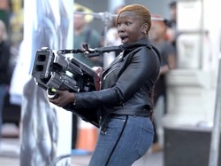 Nge-Prank ala Video Game, Mobil Polisi Sampai Terbelah Dua!