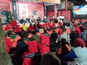 Gelar Mimbar Bebas, Pengurus PAC PDIP Surabaya Tidak Takut Dipecat Partai