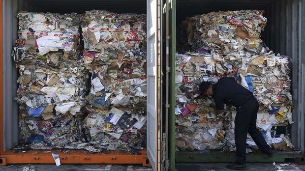 Protes Sampah Impor, Massa di Jatim Geruduk Konjen Amerika