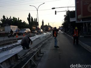 Jalan Poros Lamongan-Babat Dicor, Ini Jalur Alternatif yang Bisa Dilalui