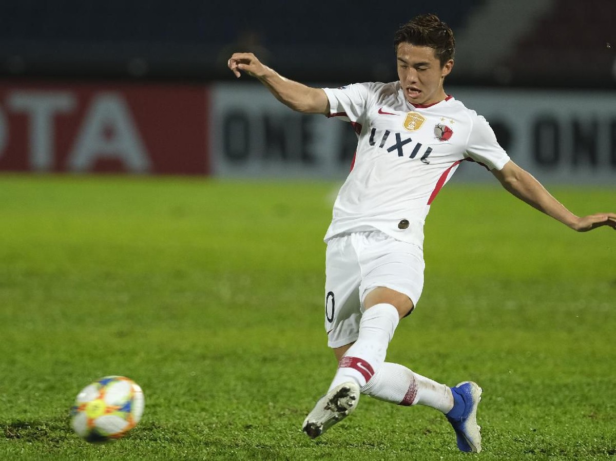 Hiroki Abe, pemain muda terbaik Jepang, kabarnya diincar Barcelona. (Foto: Stanley Chou/Getty Images)