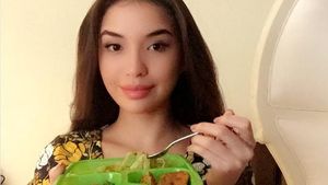 Heboh Foto Sambil Pegang Rokok, Manohara Ternyata Penggemar Makanan Vegan