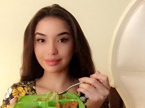Heboh Foto Sambil Pegang Rokok, Manohara Ternyata Penggemar Makanan Vegan Heboh Foto Sambil Pegang Rokok, Manohara Ternyata Penggemar Makanan Vegan