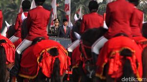 Jokowi Jadi Inspektur Upacara HUT ke-73 Bhayangkara