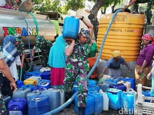 Kekeringan di Pasuruan Meluas, TNI Bantu Distribusi Air
