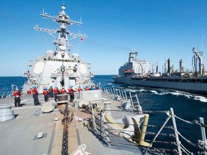 Iran Sita Kapal dan Tangkap 12 Warga Filipina di Selat Hormuz