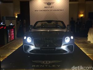 Bentley Continental GT Convertible Mengaspal di Jakarta Bentley Continental GT Convertible Mengaspal di Jakarta