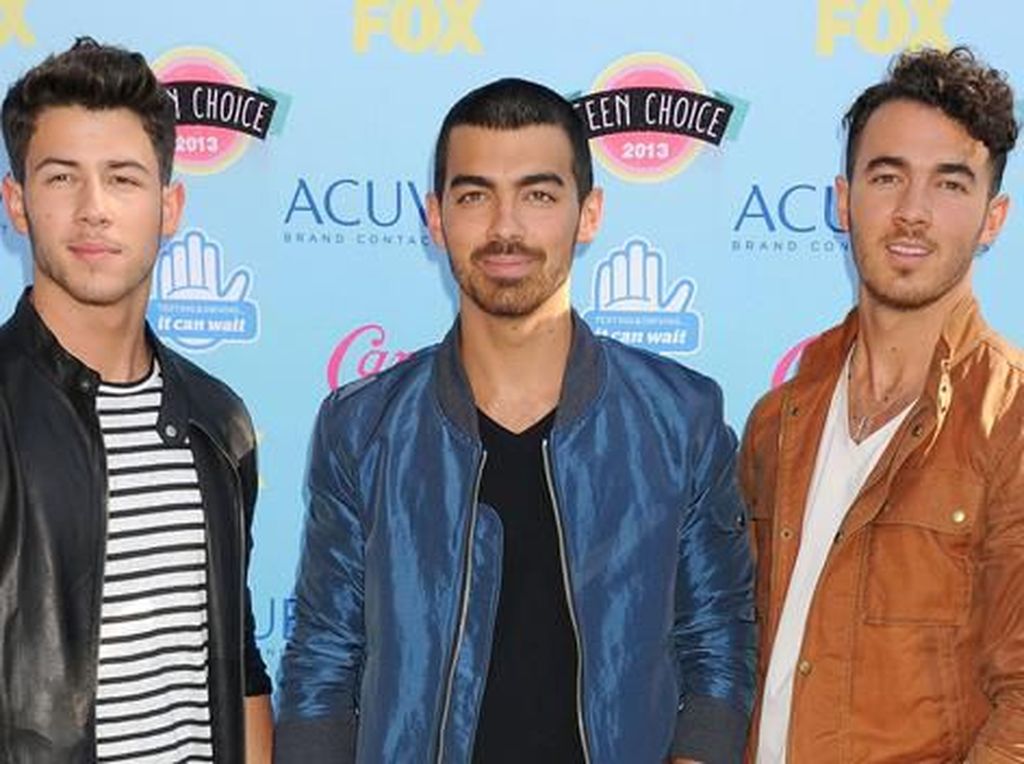 Kembalinya Jonas Brothers Dirayakan Lewat Minuman dan Makanan