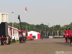 Jokowi Anugerahkan Bintang Bhayangkara Nararya ke 4 Personel Polri