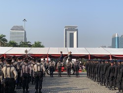 Jokowi Pimpin Upacara HUT Ke-73 Bhayangkara, JK-Maruf Amin Hadir