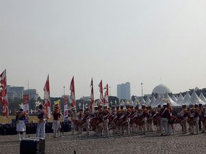 Marching Band-Atraksi Bela Diri Meriahkan HUT Bhayangkara ke-73 di Monas