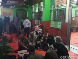 Pengungsi Korban Kebakaran di Tebet Butuh Bantuan Seragam Sekolah Anak