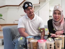 Cicipi 6 Brown Sugar Boba, Fitrop dan Suami Kompak Pilih Merek Terenak