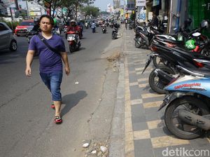 Miris, Tak Ada Tempat Bagi Pejalan Kaki di Kota Depok