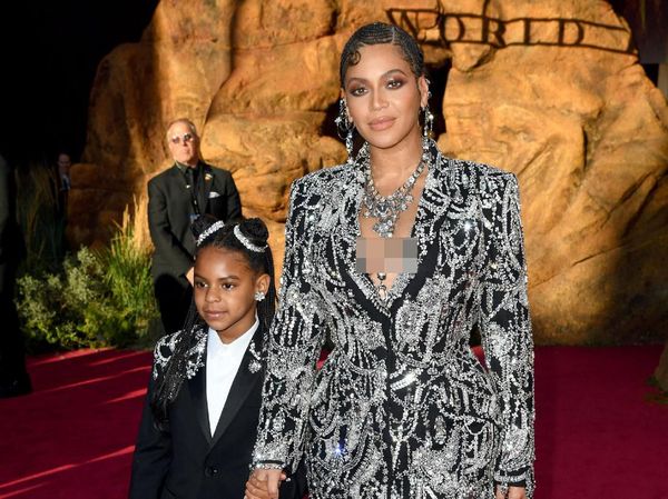 Beyonce Memukau di Premier Lion King, Pakai Gaun Bertabur Berlian
