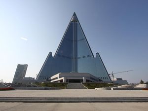 Hotel Misterius di Korea Utara: Habis Uang Triliunan, tapi Tak Pernah Ada Tamu Hotel Misterius di Korea Utara: Habis Uang Triliunan, tapi Tak Pernah Ada Tamu