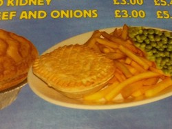 Ada yang Aneh, Foto Kacang Polong Ini Kok Melayang?