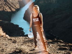 Foto: Ini Bailey, Mantan Cheerleader yang Pernah Dipecat karena Foto Seksi