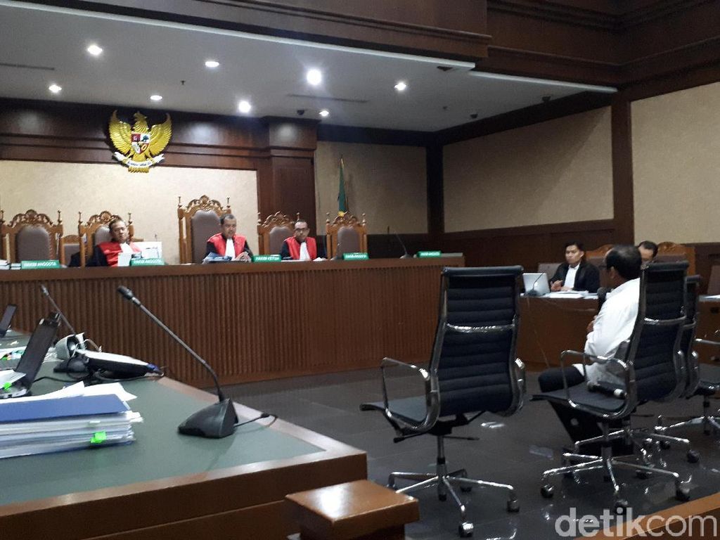 Terdakwa Haris Akui Beri Menag Lukman Uang: Tradisi Rujakan Terdakwa Haris Akui Beri Menag Lukman Uang: Tradisi Rujakan