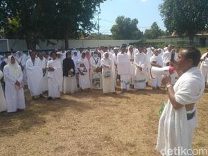 Ratusan Calhaj Situbondo Ikut Manasik Haji Massal Ratusan Calhaj Situbondo Ikut Manasik Haji Massal