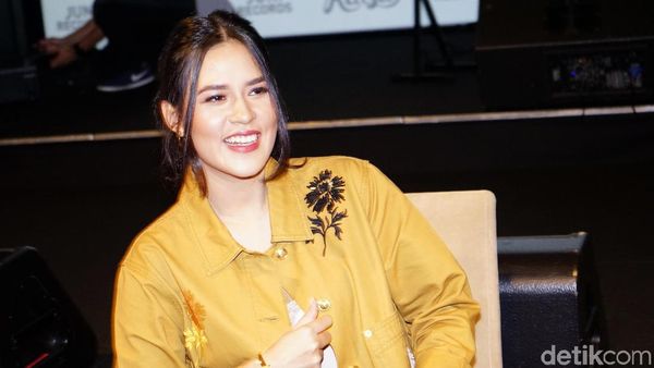 Senyum Bangga Raisa saat Cerita Usai Jadi Ibu dan Rilis Kembali