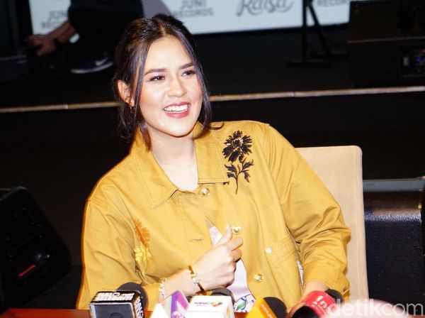 Senyum Bangga Raisa saat Cerita Usai Jadi Ibu dan Rilis Kembali