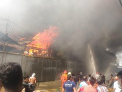 Kebakaran Rumah di Tebet, 27 Mobil Damkar Dikerahkan