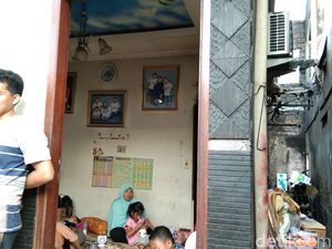 Warga Sebut Mukjizat, Ratusan Rumah di Tebet Terbakar Kecuali Milik Joko