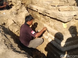 Bangunan Mirip Stupa Ditemukan di Situs Candi Patakan Lamongan