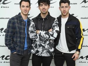 Jonas Brothers Pakai Minyak Khusus untuk Rawat Jenggot Jonas Brothers Pakai Minyak Khusus untuk Rawat Jenggot