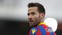 Sempat memperkuat Paris Saint-Germain selama dua musim, Yohan Cabaye lalu bermain untuk Crystal Palace selama tahun tahun. Musim lalu ia bertualang ke Liga Uni Emirat Arab untuk memperkuat Al Nasr dan kini sang gelandang mencari klub anyar. (Foto: Catherine Ivill/Getty Images)