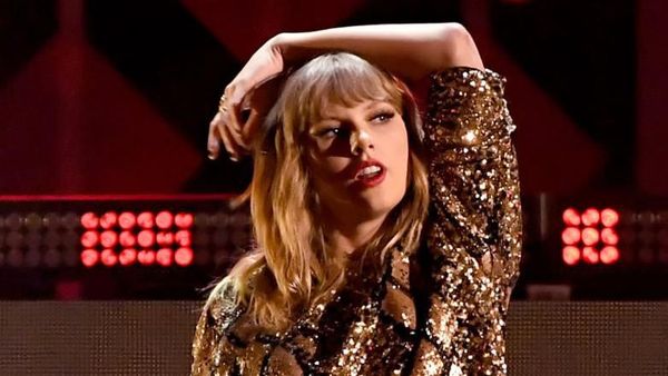 Gaya Stylish Selebriti Dengan Bayaran Tertinggi Pakai Celana Pendek