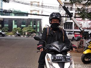 Pahit Manis Herry Jadi Ojek Khusus Lelaki Bayar Seikhlasnya di Bandung