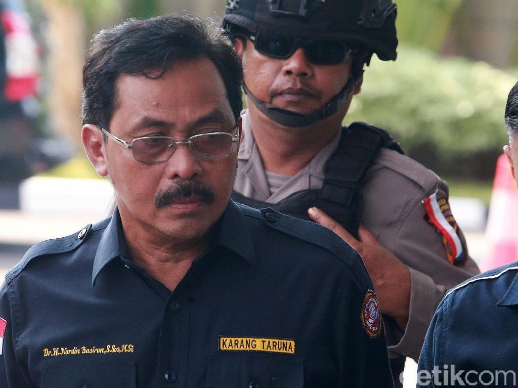 Geledah 4 Lokasi Suap Gubernur Kepri, KPK Sita Tas dan Kardus Isi Uang Geledah 4 Lokasi Suap Gubernur Kepri, KPK Sita Tas dan Kardus Isi Uang