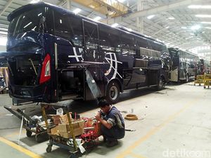 Melihat Uji Standard Kursi Bus di Pabrik Laksana