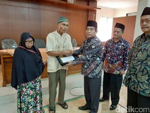 Ibadah Haji, Suami-Istri Pembersih Kebun di Tasik Dapat Uang Saku Ibadah Haji, Suami-Istri Pembersih Kebun di Tasik Dapat Uang Saku