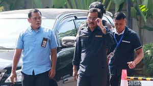 Momen Gubernur Kepri Digelandang ke KPK